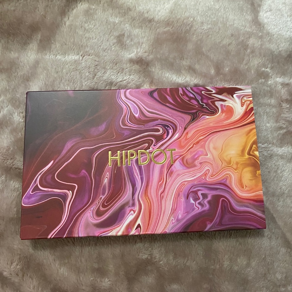 Hipdot Eyeshadow Palette